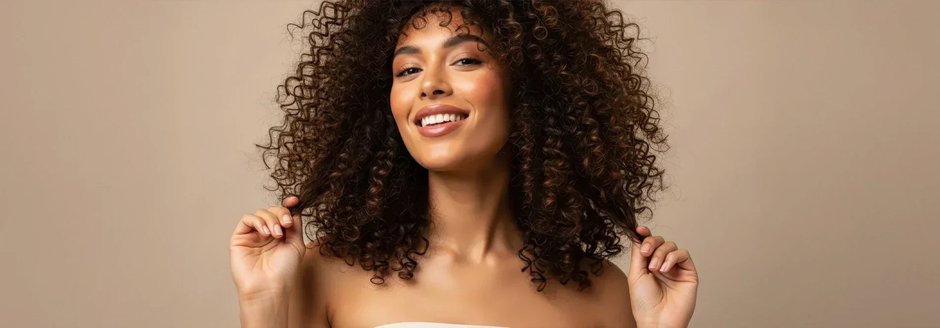 Elasticidad del cabello: el factor que determina si tu pelo se rompe o resiste