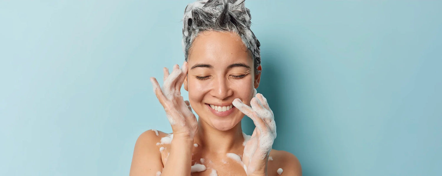 ¿Qué champú elegir según tu tipo de cabello? Guía para un lavado perfecto