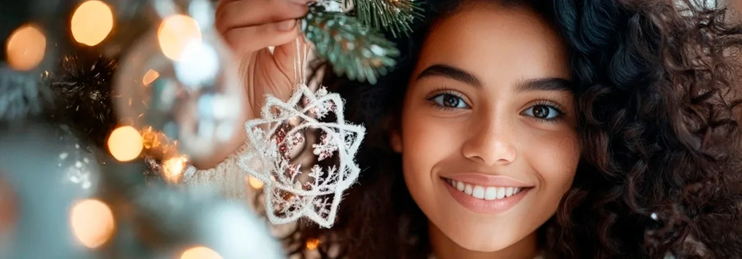 Cómo preparar tus rizos para las fiestas: guía de cuidados y peinados navideños