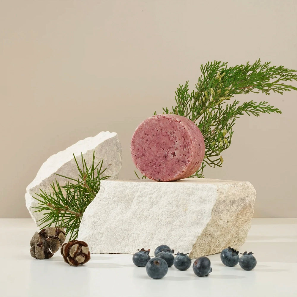 TUNDRA - Soothing Shampoo with Icelandic Lichen, Blueberry and Cedarwood Essentials