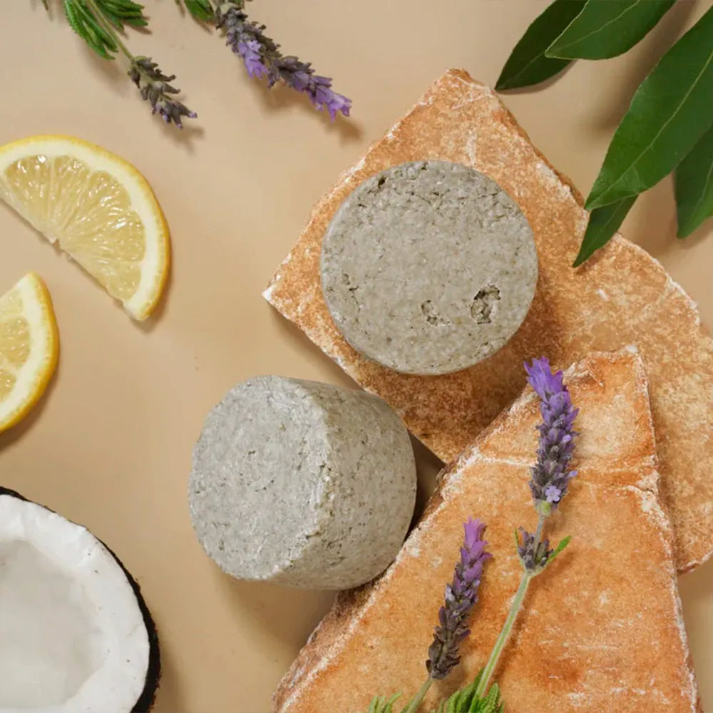 JORDAN – Dermatitis shampoo. Dead Sea mud, oats, and lemongrass essential oil.